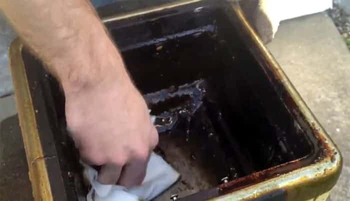 How to clean a deep fryer